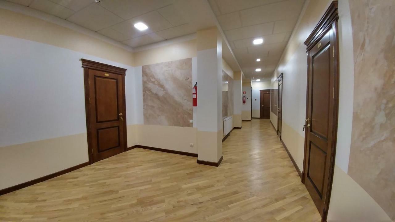 Hotel Meridian Броди Екстер'єр фото