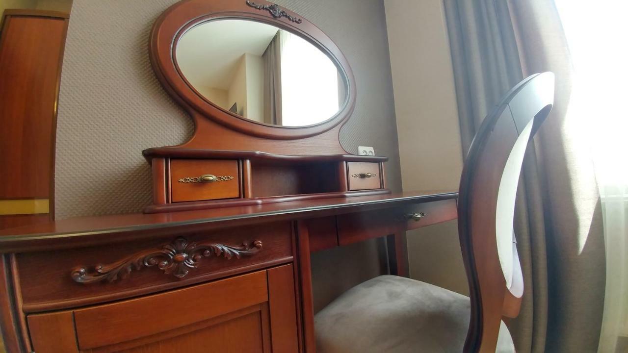 Hotel Meridian Броди Екстер'єр фото