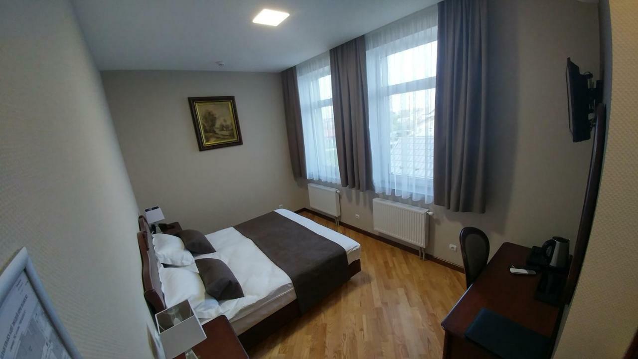 Hotel Meridian Броди Екстер'єр фото