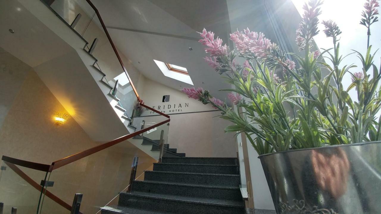 Hotel Meridian Броди Екстер'єр фото