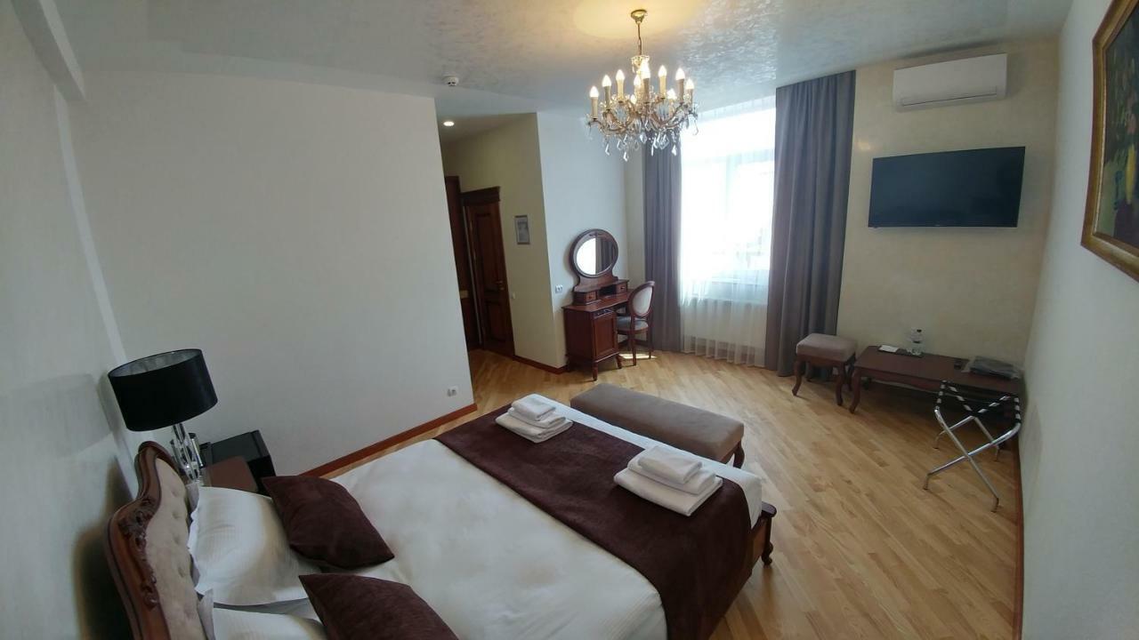 Hotel Meridian Броди Екстер'єр фото