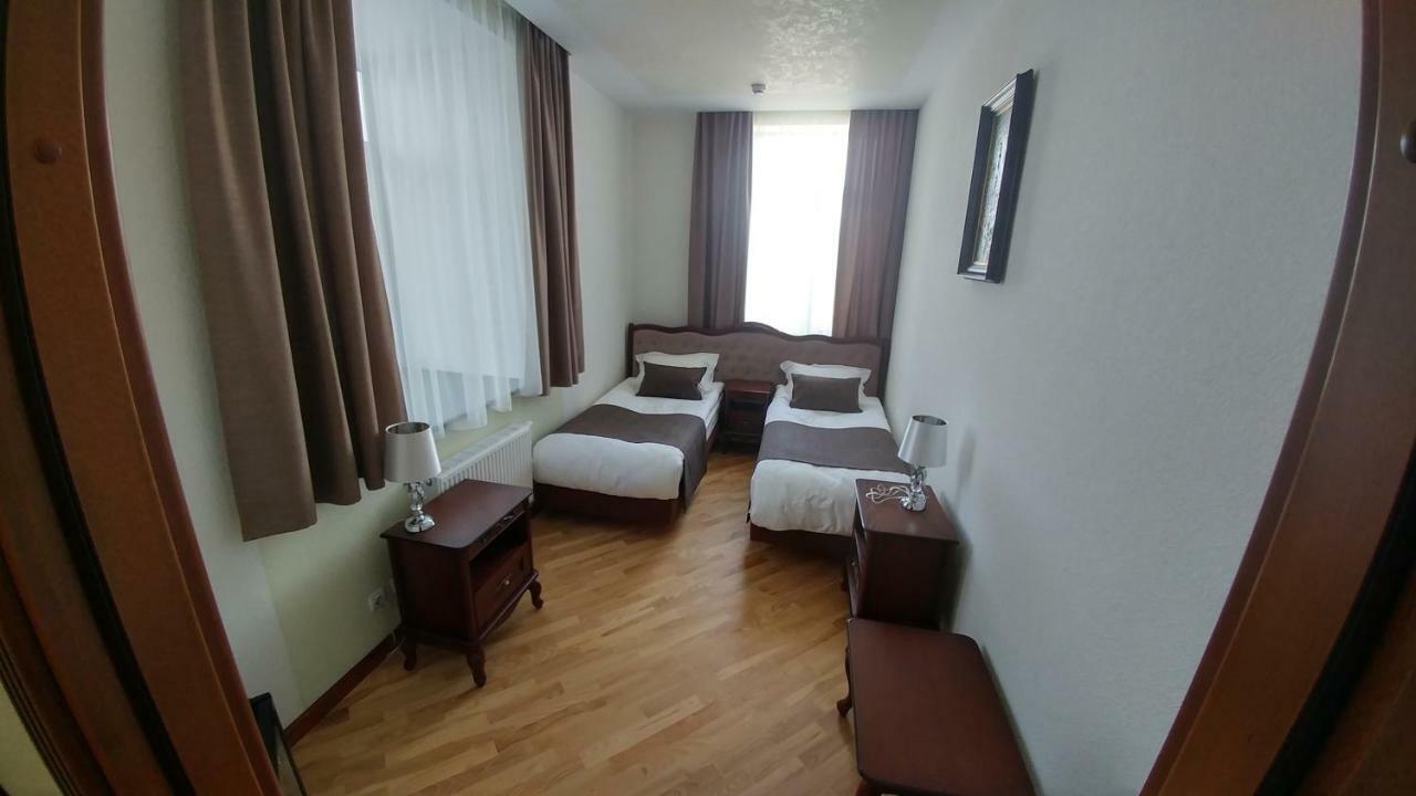 Hotel Meridian Броди Екстер'єр фото