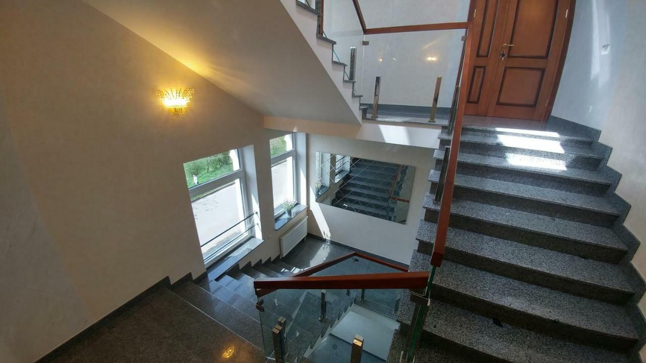 Hotel Meridian Броди Екстер'єр фото
