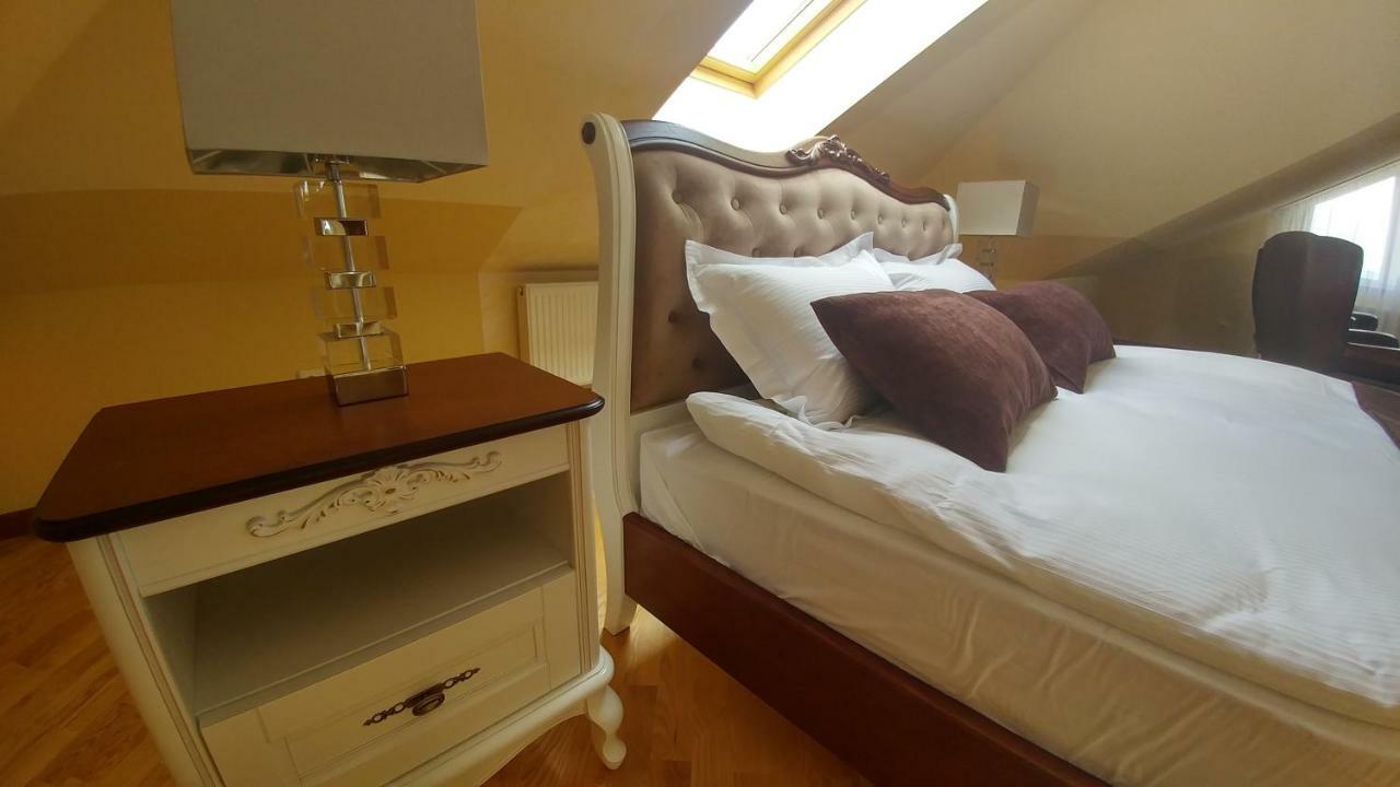 Hotel Meridian Броди Екстер'єр фото