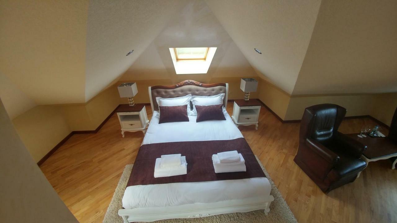 Hotel Meridian Броди Екстер'єр фото