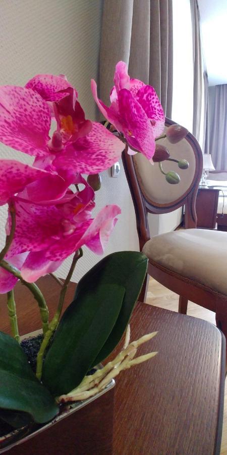 Hotel Meridian Броди Екстер'єр фото
