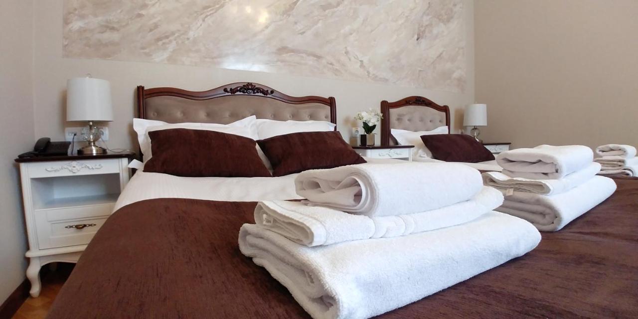 Hotel Meridian Броди Екстер'єр фото