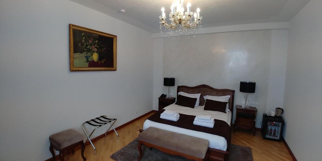 Hotel Meridian Броди Екстер'єр фото