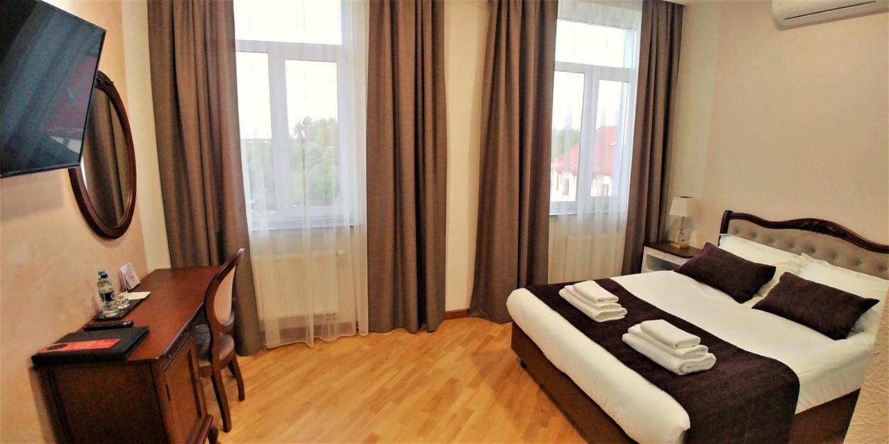 Hotel Meridian Броди Екстер'єр фото